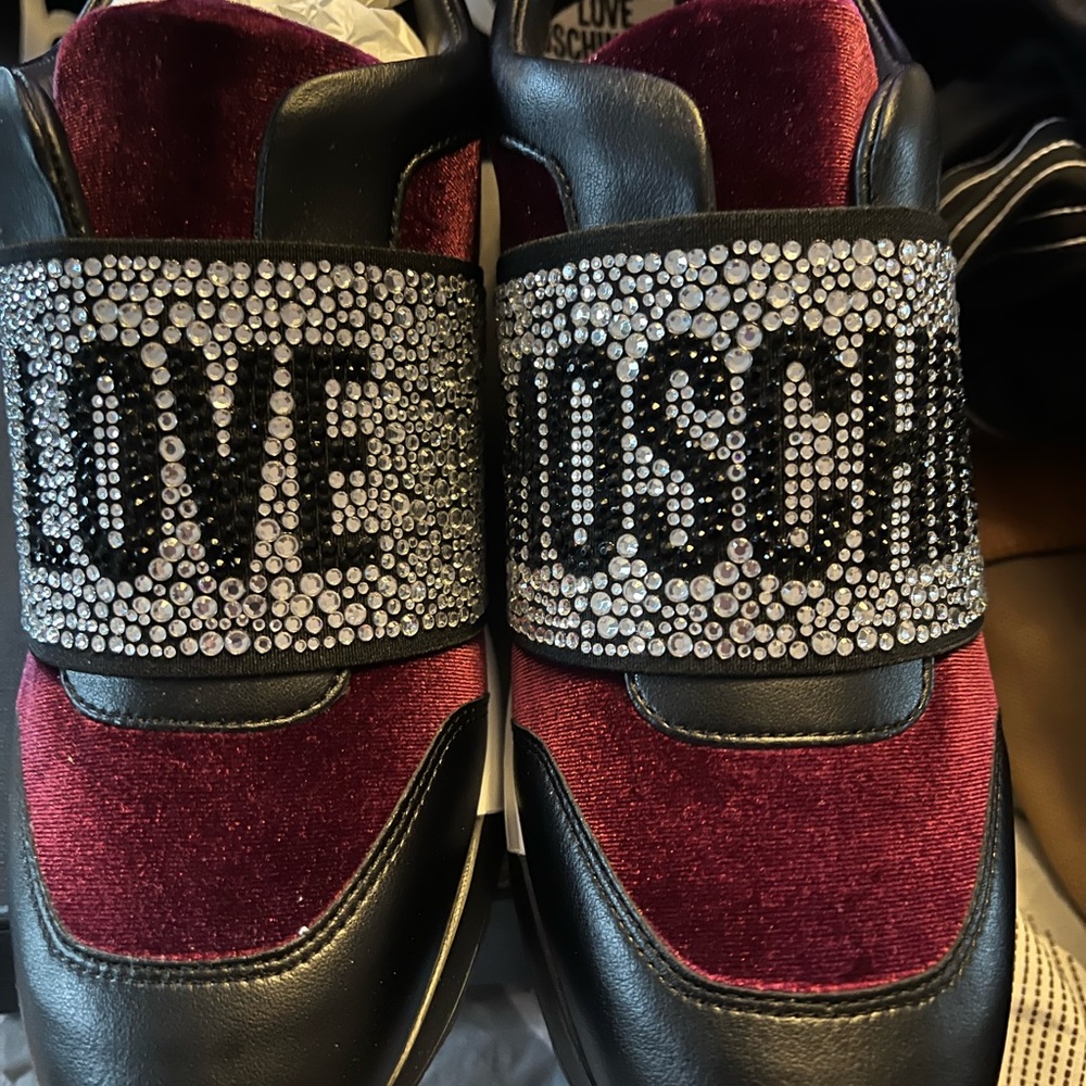 Black and burgundy Moschino Shoes size 40